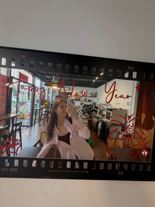 陳曉華超貼身裙二度發育晒上圍曲線！性感黑絲翹腿衝擊網民眼球︰無得頂