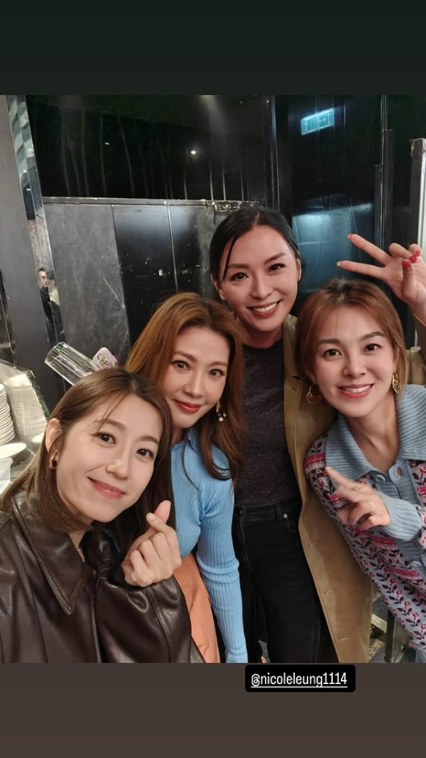 鄔友正翁嘉穗佘詩曼3人世紀合照曝光！7字大方親回昔日有冇追過阿佘？