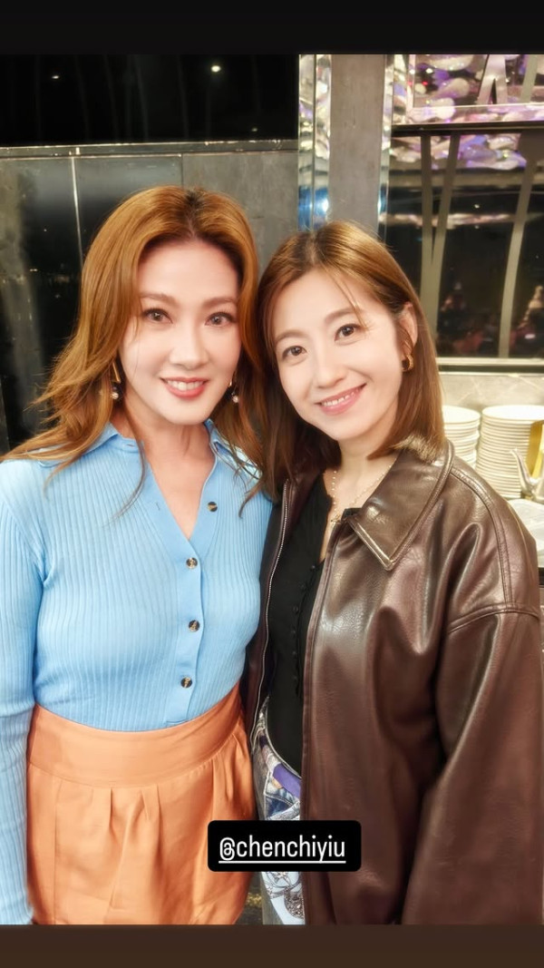 鄔友正翁嘉穗佘詩曼3人世紀合照曝光！7字大方親回昔日有冇追過阿佘？