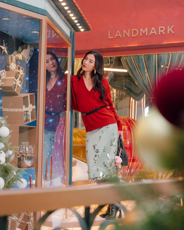 32歲跳高女神楊文蔚過大禮閃爆全場！牙醫未婚夫豪氣聘禮鋪滿枱 巨型龍鳳鈪盡顯氣派