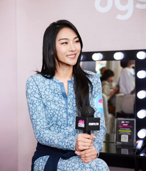 32歲跳高女神楊文蔚過大禮閃爆全場！牙醫未婚夫豪氣聘禮鋪滿枱 巨型龍鳳鈪盡顯氣派