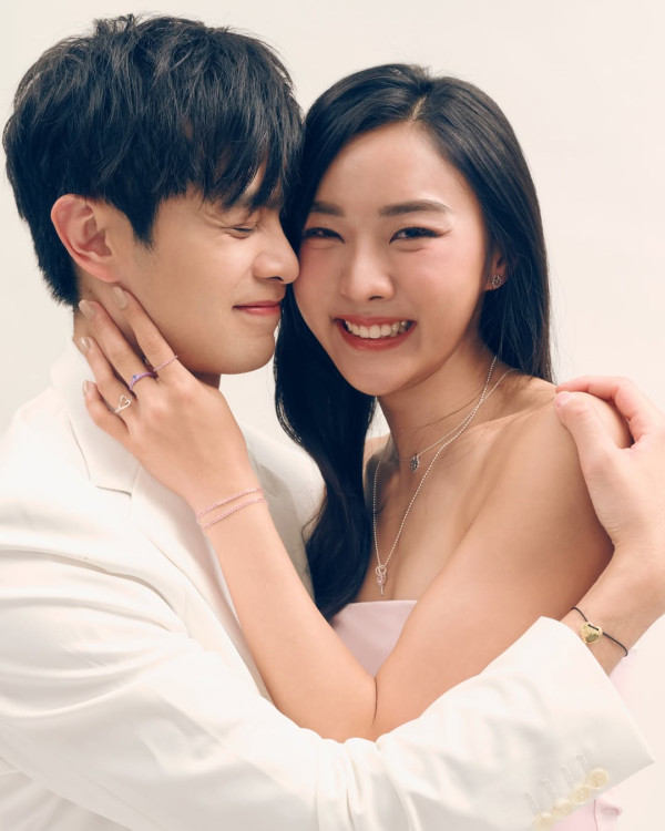 32歲跳高女神楊文蔚過大禮閃爆全場！牙醫未婚夫豪氣聘禮鋪滿枱 巨型龍鳳鈪盡顯氣派