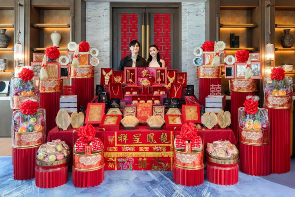 32歲跳高女神楊文蔚過大禮閃爆全場！牙醫未婚夫豪氣聘禮鋪滿枱 巨型龍鳳鈪盡顯氣派