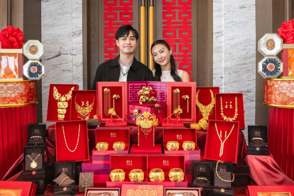 32歲跳高女神楊文蔚過大禮閃爆全場！牙醫未婚夫豪氣聘禮鋪滿枱 巨型龍鳳鈪盡顯氣派