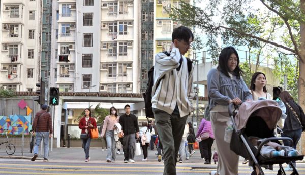 公屋入息審查（圖片來源︰HKET）