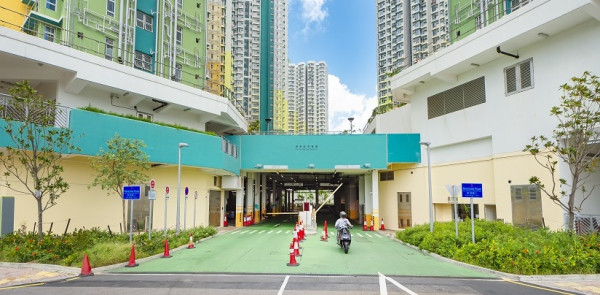 公屋富戶末日！房協停車場裝AI鏡頭捉百萬名車 揸靚車即現形隨時被收樓