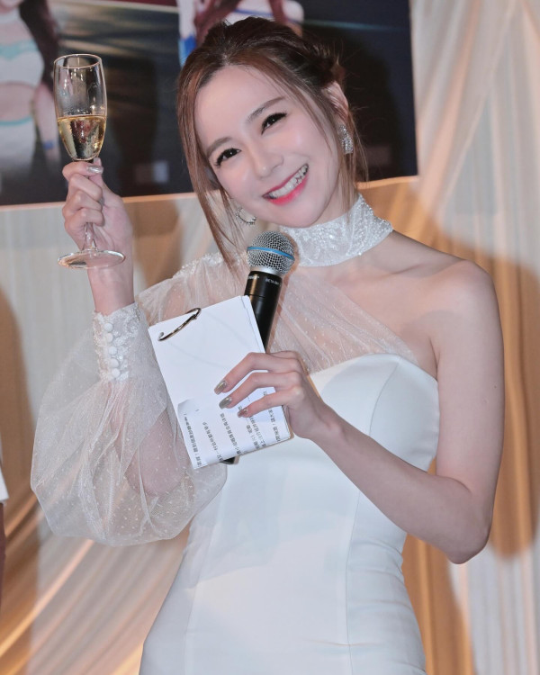 前《愛回家》女星自爆出街全走光極尷尬 「好多人望」遭網民質疑：唔好咁多幻想