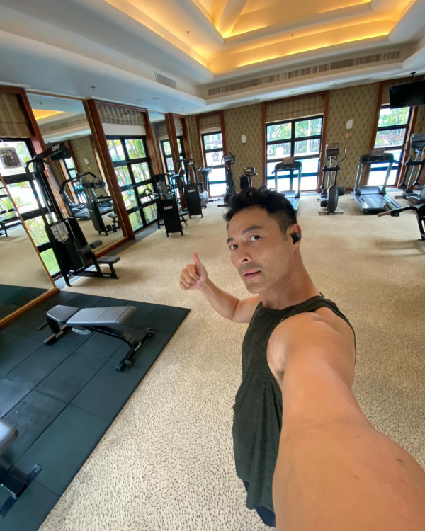 TVB離巢男星驚揭面癱7年左臉失控！後遺症連水都飲唔到？堅持拍劇零破綻惹震驚