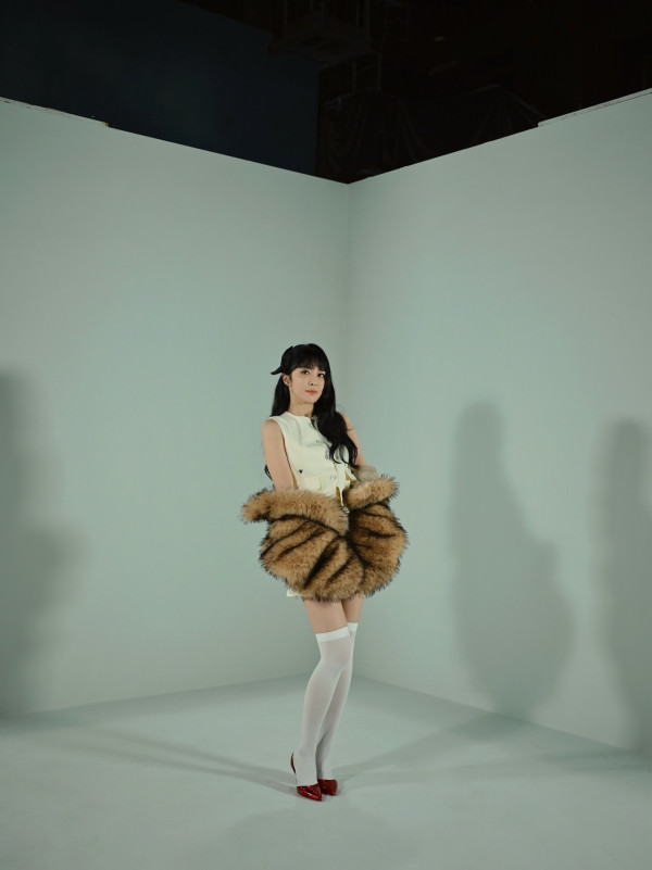 張曦雯齊瀏海新髮型如改頭換面！形象超精緻氣質大不同獲誇讚︰人間芭比