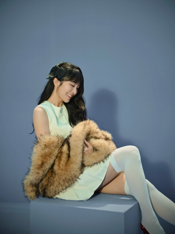 張曦雯齊瀏海新髮型如改頭換面！形象超精緻氣質大不同獲誇讚︰人間芭比