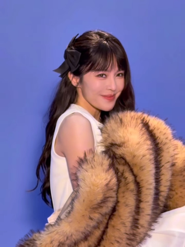 張曦雯齊瀏海新髮型如改頭換面！形象超精緻氣質大不同獲誇讚︰人間芭比