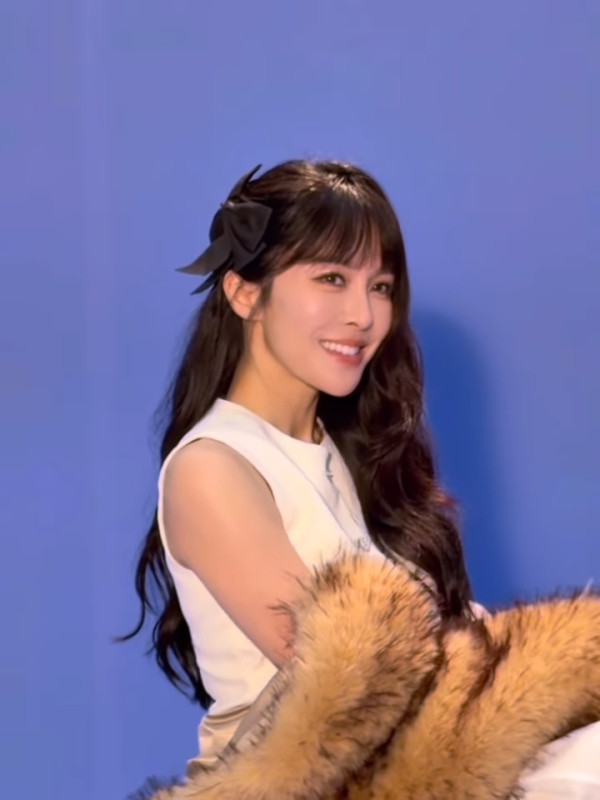 張曦雯齊瀏海新髮型如改頭換面！形象超精緻氣質大不同獲誇讚︰人間芭比