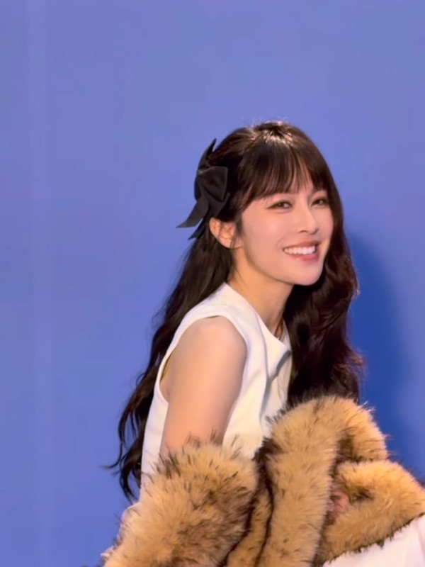 張曦雯齊瀏海新髮型如改頭換面！形象超精緻氣質大不同獲誇讚︰人間芭比