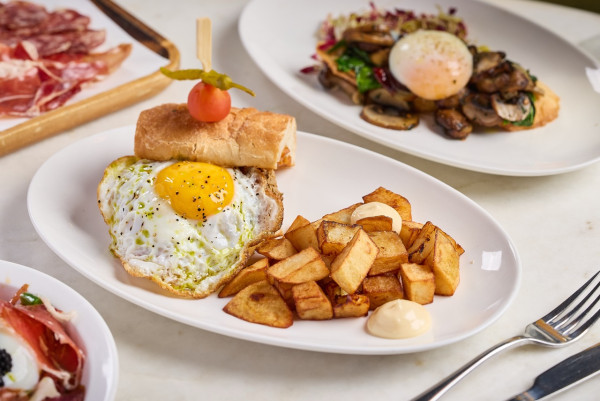 大坑人氣西班牙菜推全新套餐組合 超值平日午市套餐/週末早午餐/歡樂時光優惠 酒類飲品$48起