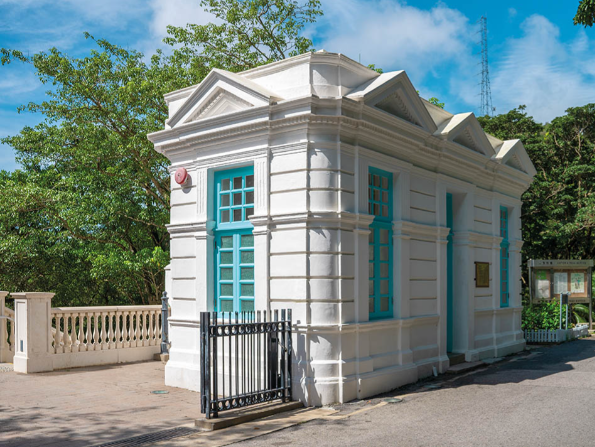 極似歐洲！山頂隱世「愛麗絲夢遊仙境」遊百年港督別墅 附4大打卡位路線