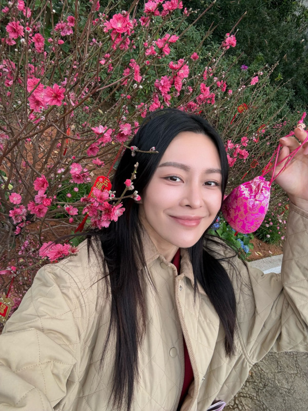 張曦雯齊瀏海新髮型如改頭換面！形象超精緻氣質大不同獲誇讚︰人間芭比