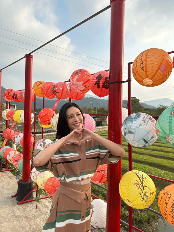 張曦雯齊瀏海新髮型如改頭換面！形象超精緻氣質大不同獲誇讚︰人間芭比