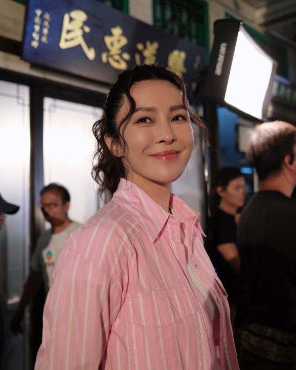 張曦雯齊瀏海新髮型如改頭換面！形象超精緻氣質大不同獲誇讚︰人間芭比