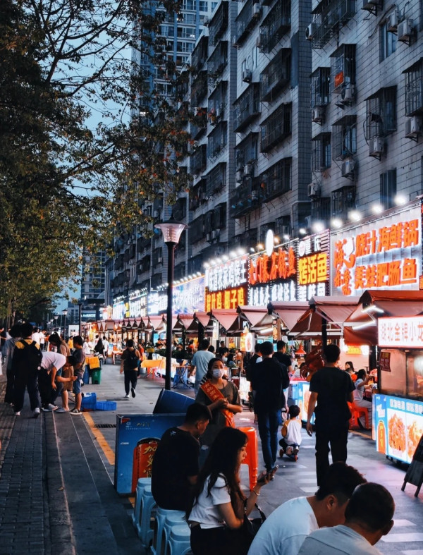 深圳夜晚好去處2026｜深圳夜生活10大精選景點！必去夜市/酒吧、東門老街不夜城、秘境湯泉 