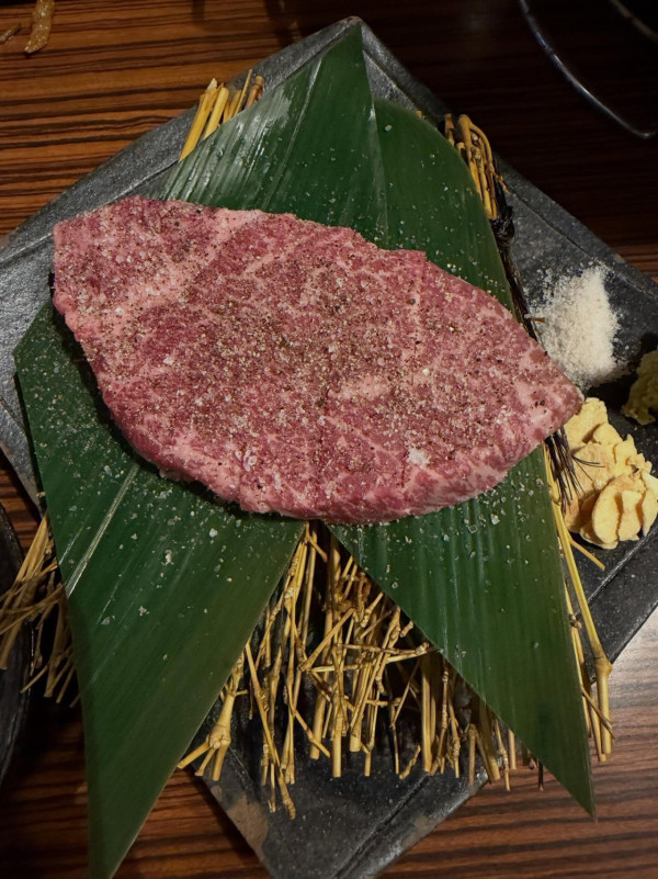 蘇民峰遊大阪歎懷石料理 曬旅行相撞樣一男星？網友：頭髮茂盛咗咁多 