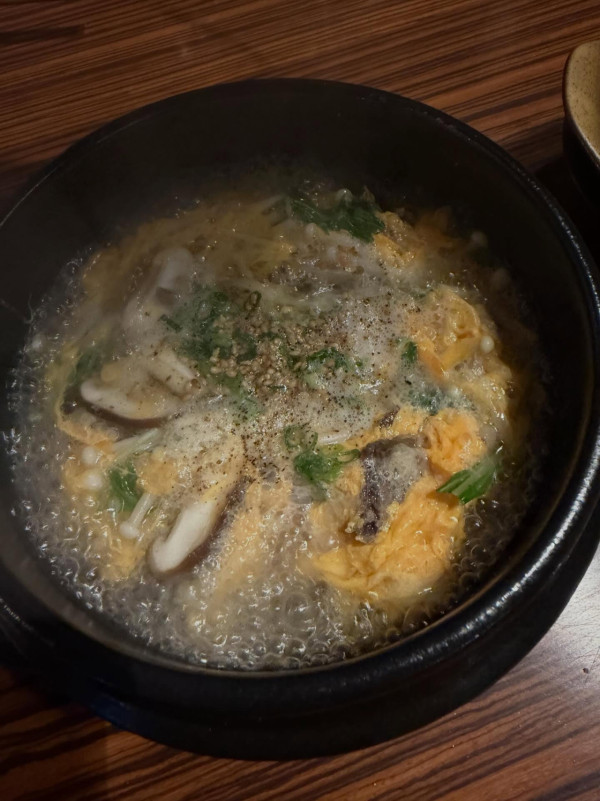 蘇民峰遊大阪歎懷石料理 曬旅行相撞樣一男星？網友：頭髮茂盛咗咁多 