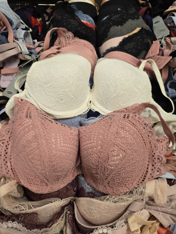 尖沙咀海港城名牌時裝開倉低至1折！$49起入手男女裝/手袋/泳衣/內衣 Marc Jacobs／Columbia／KARL LAGERFELD 