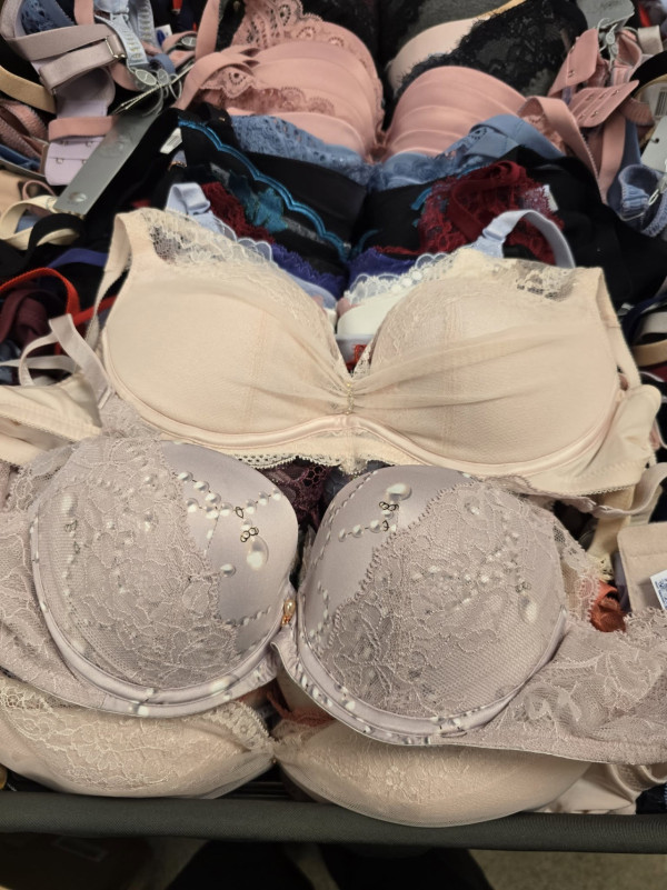 尖沙咀海港城名牌時裝開倉低至1折！$49起入手男女裝/手袋/泳衣/內衣 Marc Jacobs／Columbia／KARL LAGERFELD 