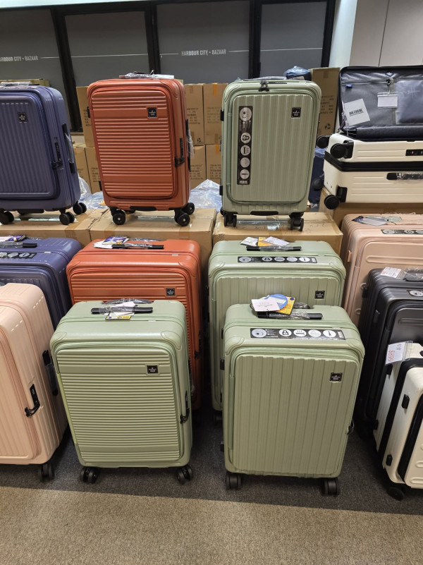 尖沙咀海港城名牌時裝開倉低至1折！$49起入手男女裝/手袋/泳衣/內衣 Marc Jacobs／Columbia／KARL LAGERFELD 