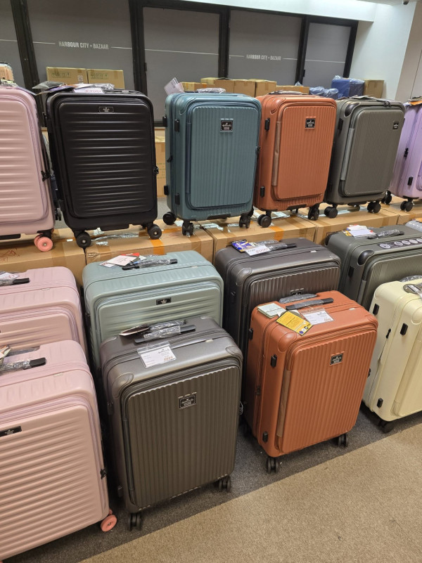 尖沙咀海港城名牌時裝開倉低至1折！$49起入手男女裝/手袋/泳衣/內衣 Marc Jacobs／Columbia／KARL LAGERFELD 