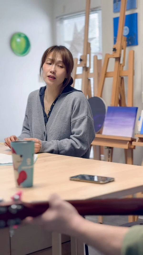 前港姐季軍驚喜宣佈復出幕前！過億闊太淡出娛圈逾15年保養得宜似少女