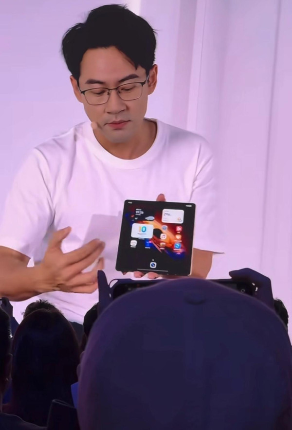 摺機注定一跌就爛？Honor Magic V6 挑戰 「地獄測試」 即睇硬食角磨機、單槓吊人結果