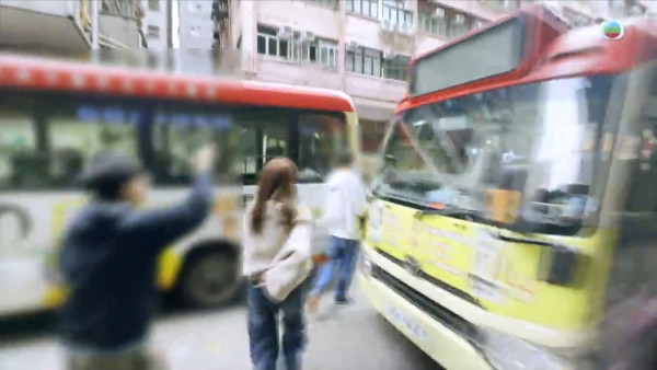 東張西望｜梁敏巧旺角狂奔40分鐘追截獸父！網民激讚體能超強好專業