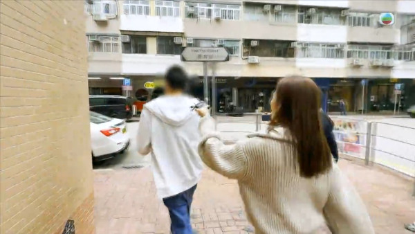 東張西望｜梁敏巧旺角狂奔40分鐘追截獸父！網民激讚體能超強好專業