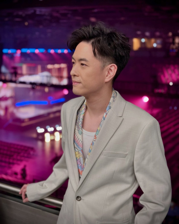 42歲男藝人IG宣佈正式離巢TVB！棄做律師入行星途黯淡：經歷咗好多