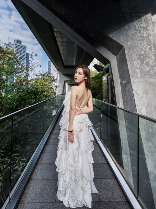 女神海兒剪瀏海新髮型曝光極減齡 氣質大轉變獲激讚：勁似大學生