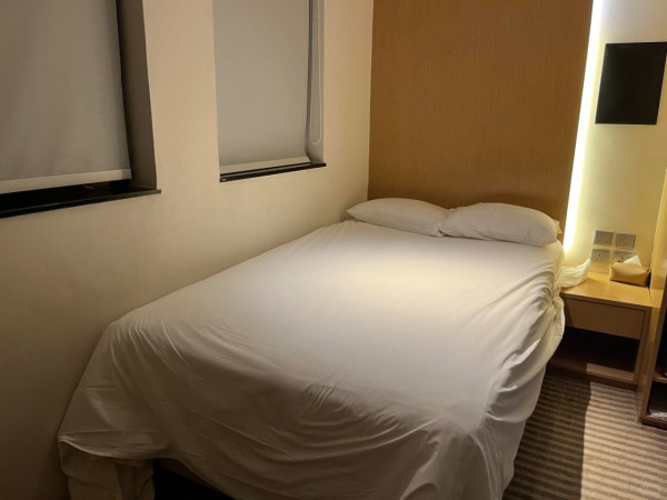 尖沙咀猛鬼酒店曝光！801號房連爆8件恐怖事 半夜遭「鬼手掩鼻」險窒息