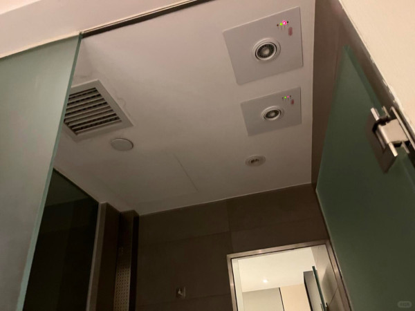 紅磡廣場「穿越感」變猛鬼怪談！網民瘋傳氣場極猛：苦主一離開即撞邪？