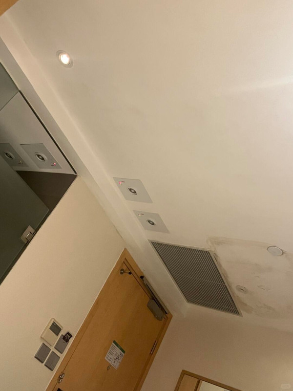 紅磡廣場「穿越感」變猛鬼怪談！網民瘋傳氣場極猛：苦主一離開即撞邪？