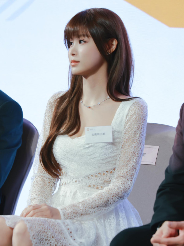 古佩玲近照再現「膠化」芭比樣五官僵硬！易容神技全TVB只有一個對手