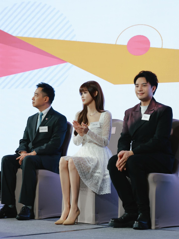 古佩玲近照再現「膠化」芭比樣五官僵硬！易容神技全TVB只有一個對手