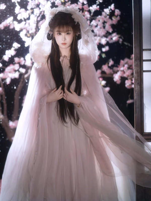 古佩玲近照再現「膠化」芭比樣五官僵硬！易容神技全TVB只有一個對手