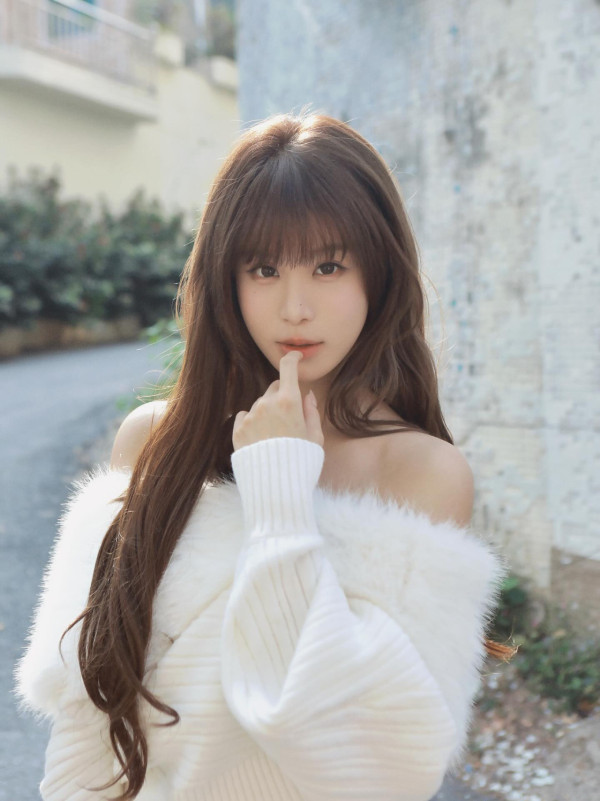 古佩玲最新近照竟然搵唔到鼻哥窿？容貌第N次進化嚇窒網民：我仲搵緊