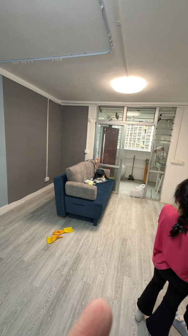 公屋上樓｜等足8年半派市區舊單位！港媽1招低成本「間房」裝修 幾千蚊搞掂磚牆！網民：無憂了
