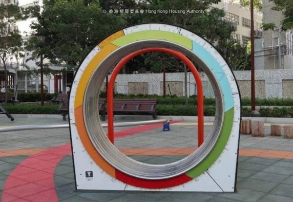 香港公園現「巨型倉鼠輪」15秒極速跑圈 網民眼紅：依家啲公園咁好玩！