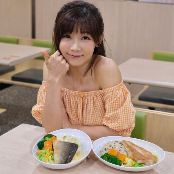 前港姐人妻扯火怒轟與鍾培生緋聞被翻炒 發文反擊劃清界線：唔好咁荒謬！