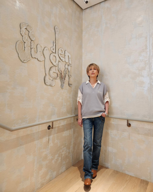 前TVB御用配角息影20年高調宣佈復出 三孩之母驚喜現身：搵啲細藝做吓