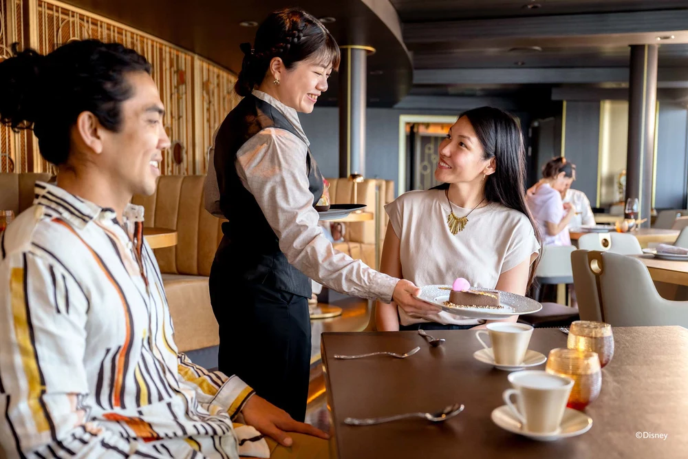 新加坡迪士尼探險號郵輪大公開！7大主題區、全球首個海上過山車、房型房價全攻略 