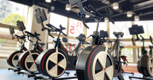 全港4大「$0成本健身」途徑公開！專人指導+免費瑜伽 網民：仲正過私人Gym