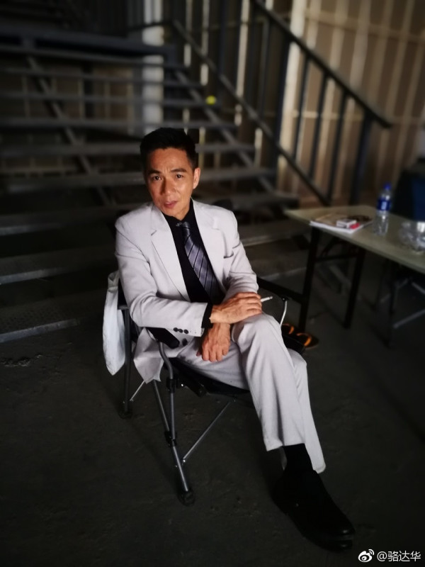 「御用大奸角」離巢15年罕有回港近況曝光！戾氣全無反差極大︰真人好善良