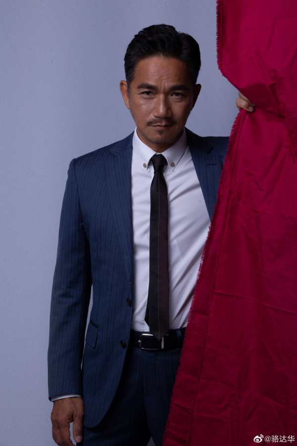 「御用大奸角」離巢15年罕有回港近況曝光！戾氣全無反差極大︰真人好善良